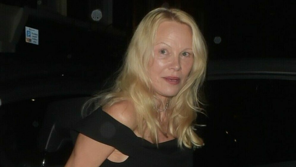 Pamela Anderson - 2