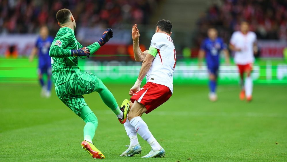 Dominik Livaković i Robert Lewandowski