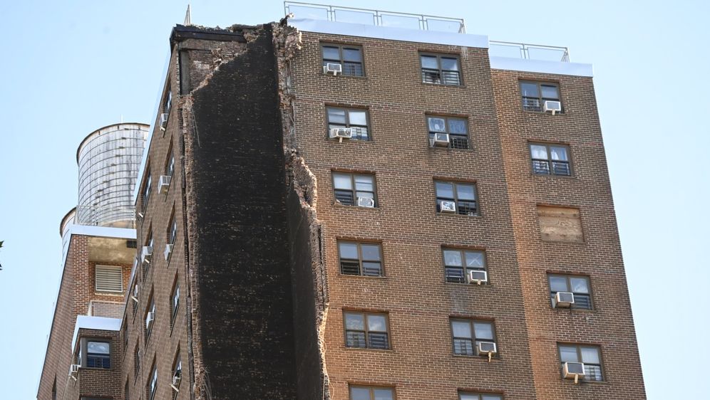 Neboder koji se urušio