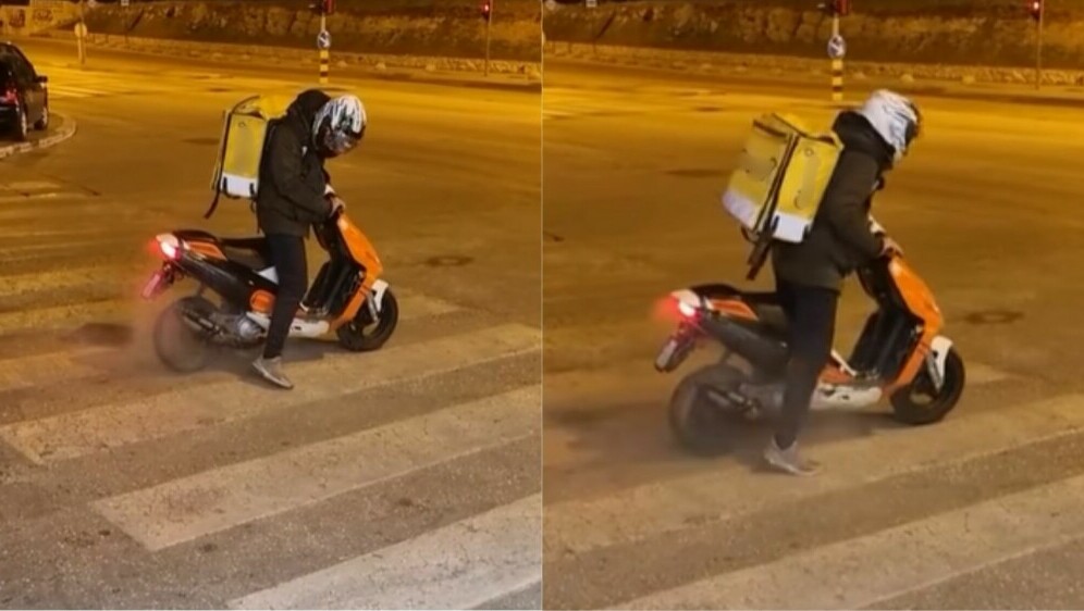 Dostavljač na semaforu