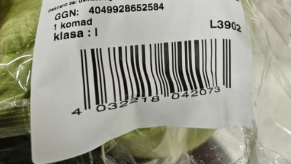 Salata s urnebesnim prijevodom na etiketi