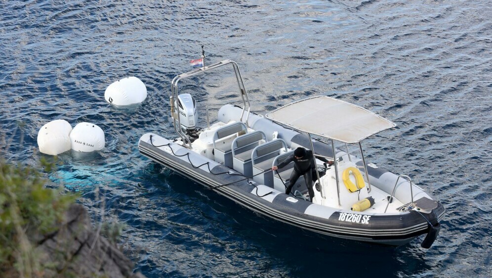 Iz mora izvučen automobil u kojem su četiri osobe poginule - 1