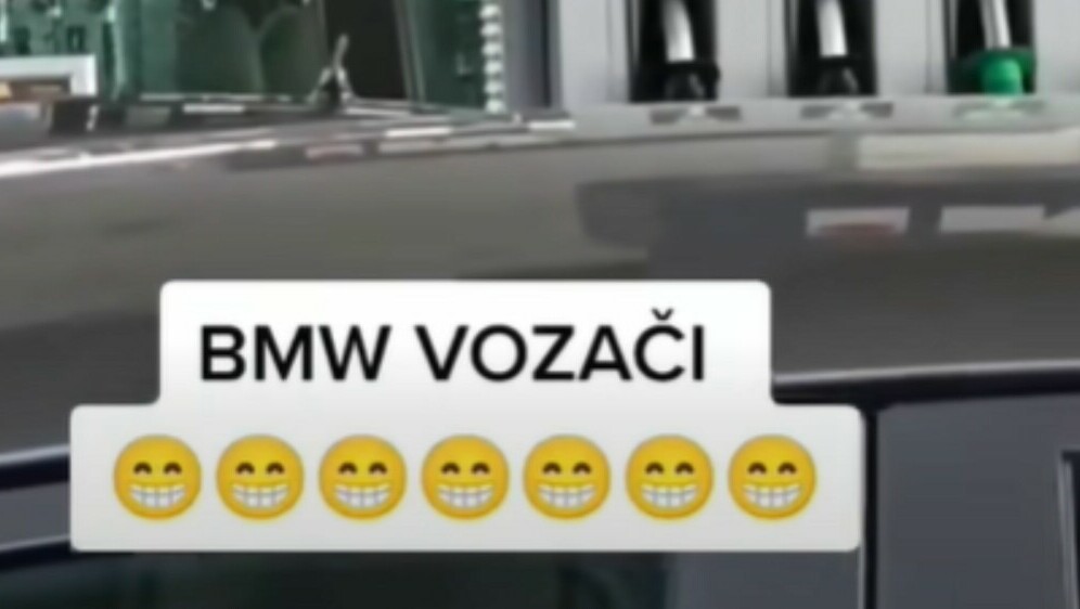 BMW na benzinskoj pumpi