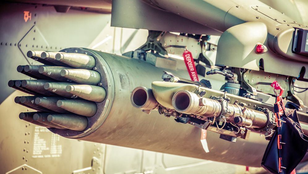 Saćasti lanser nevođenih raketa na helikopteru, ilustracija