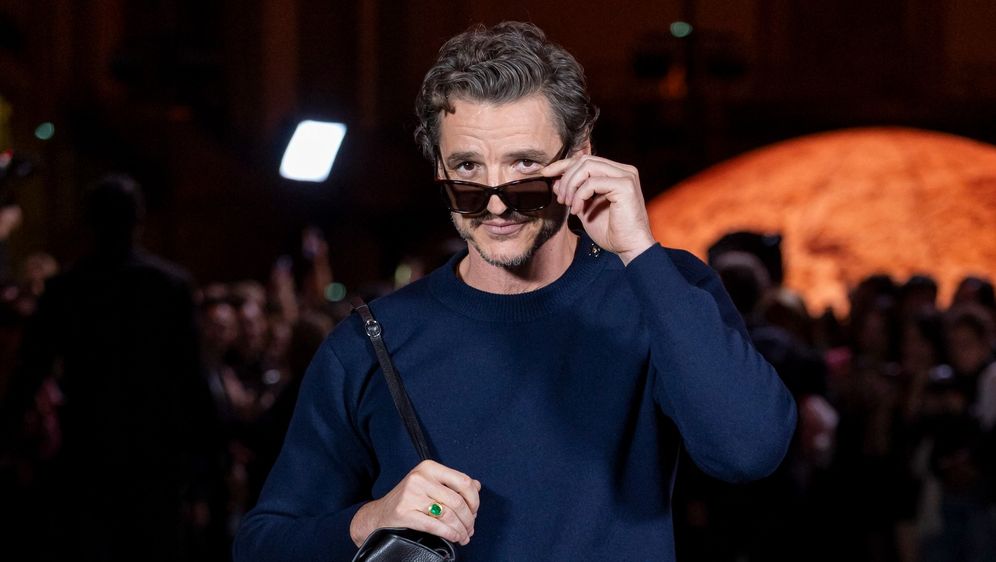 Pedro Pascal na Chanelovoj reviji