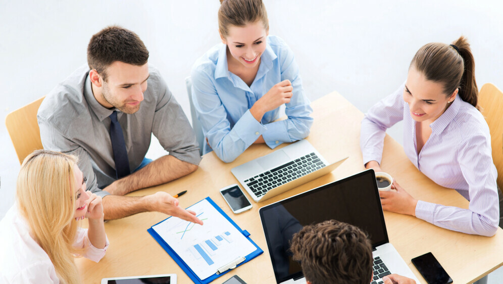 Kako se piše: petoro ili petero