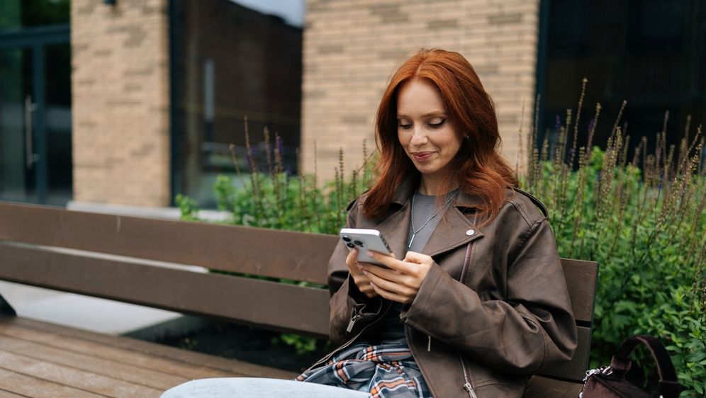 Djevojka u kožnoj jakni