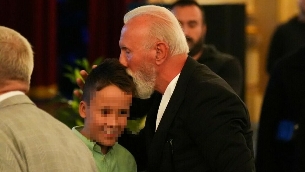 Unuk Halida Bešlića, Dino Merlin