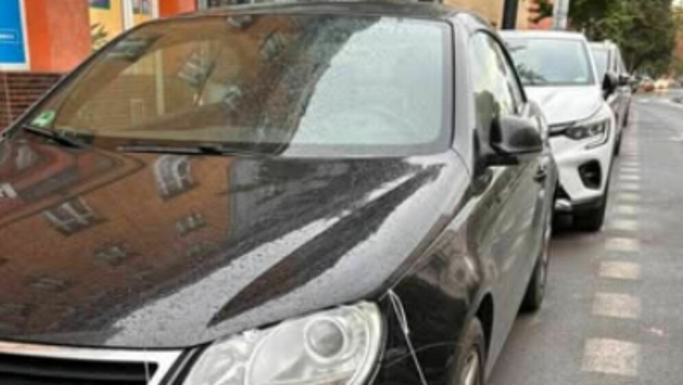 Vozilo s diy zaštitom pri parkiranju