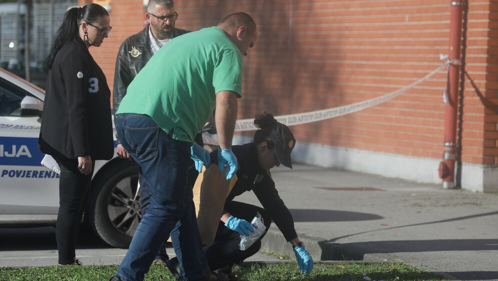 Policija ispred škole u Bedekovčini - 1