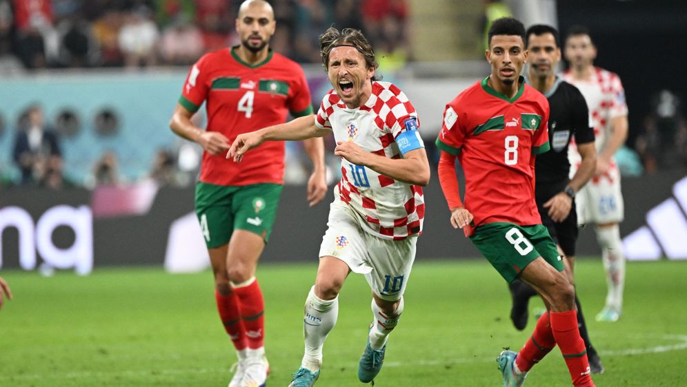 Luka Modrić u okršaju s Marokancima