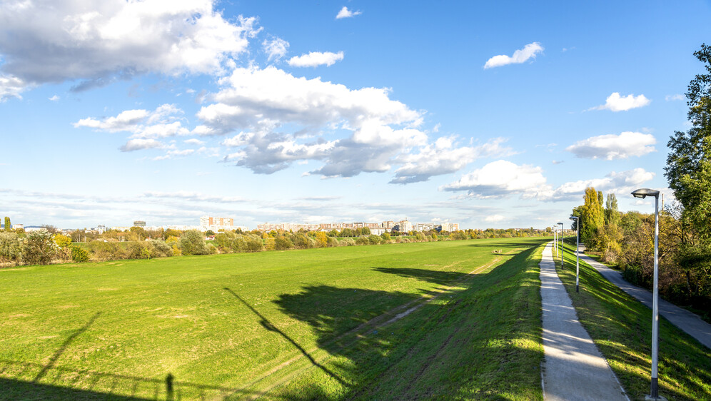 Kako se piše: Savski nasip ili savski nasip