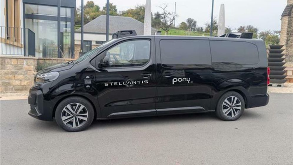 Stellantisov kombi s autonomnom tehnologijom Ste