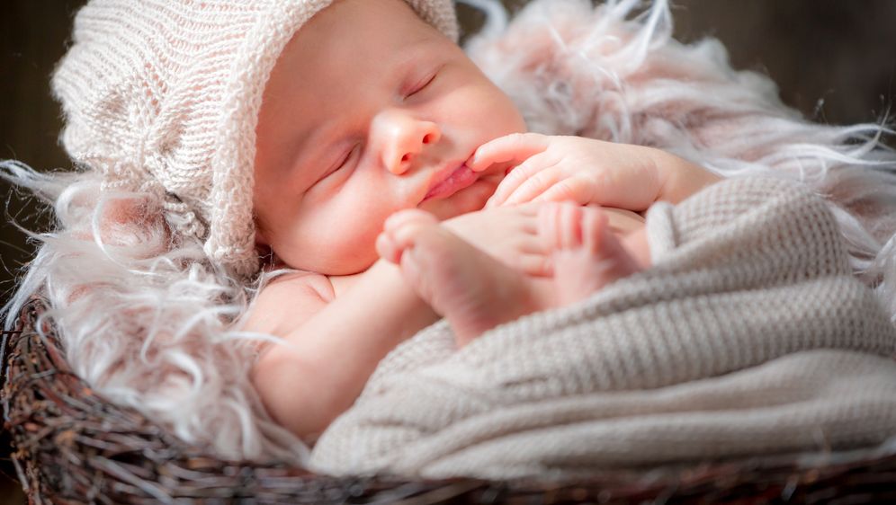 Slatka beba spava