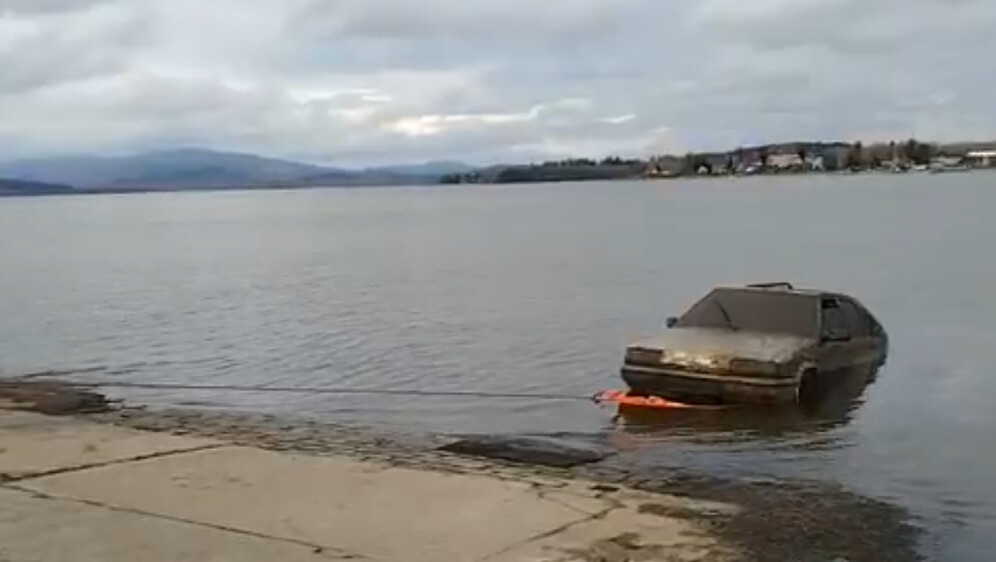 Automobil pronađen kod brane