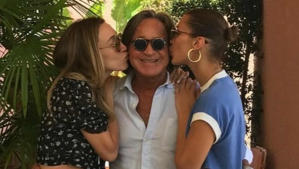 Alana i Bella Hadid s tatom