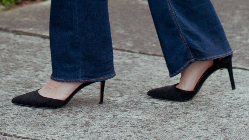 Crne cipele s visokom potpeticom nikad ne izlaze iz mode