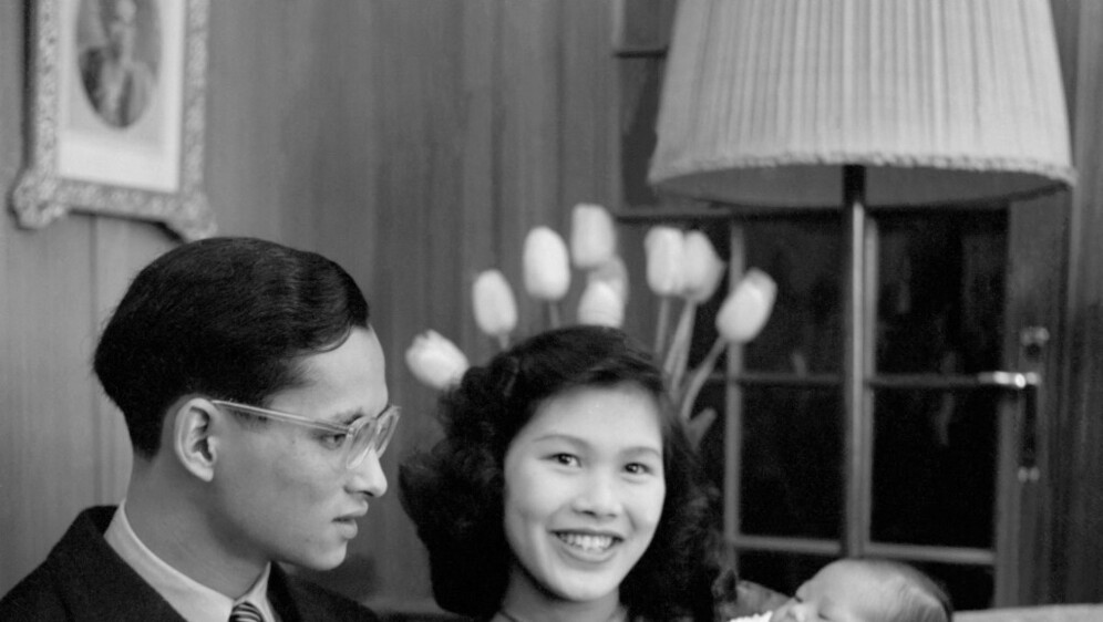 Kraljica Sirikit sa suprugom