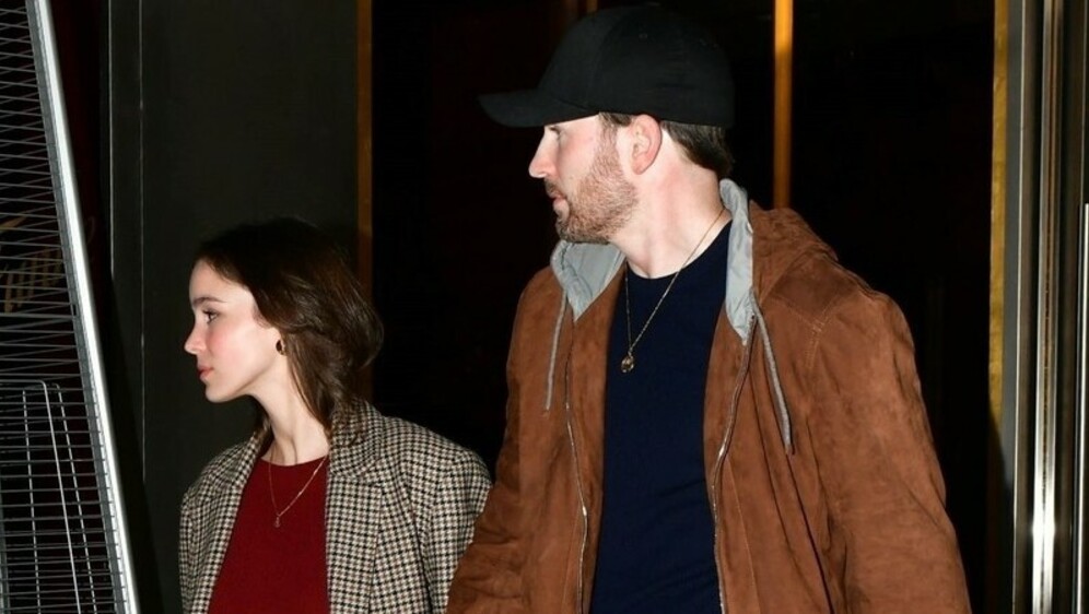 Chris Evans, Alba Baptista