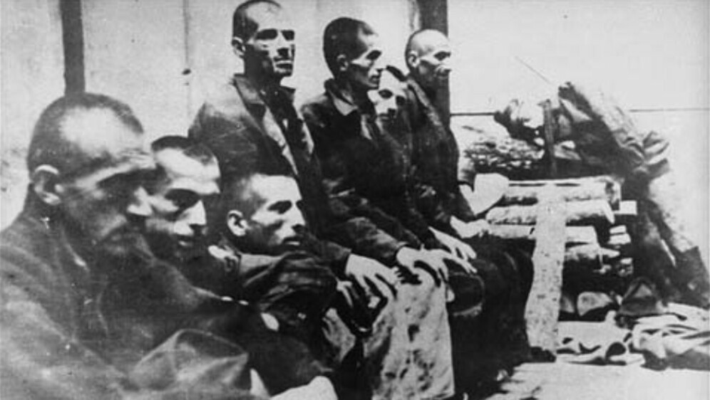 Srbi zatočeni u Jasenovcu