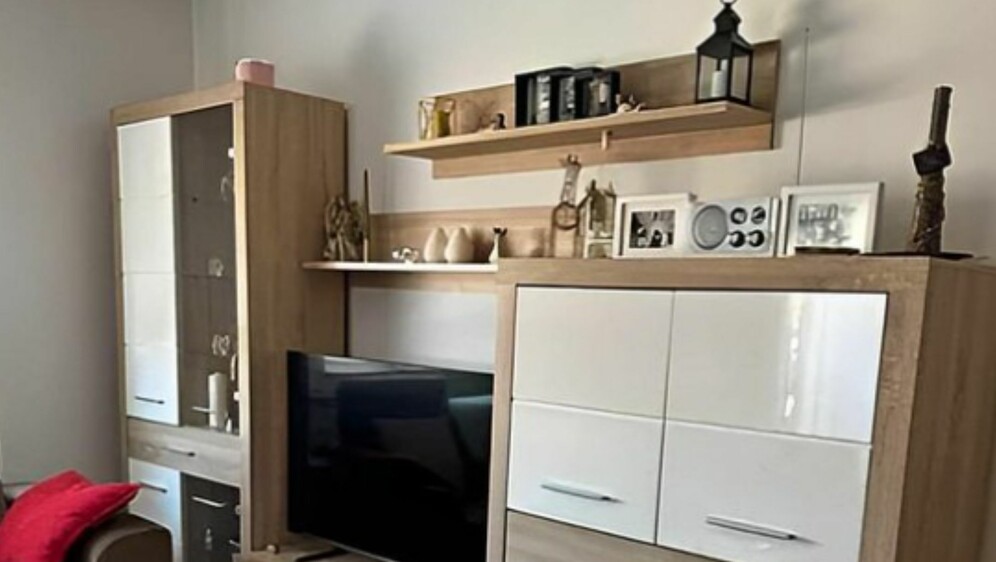 Urnebesan oglas za regal