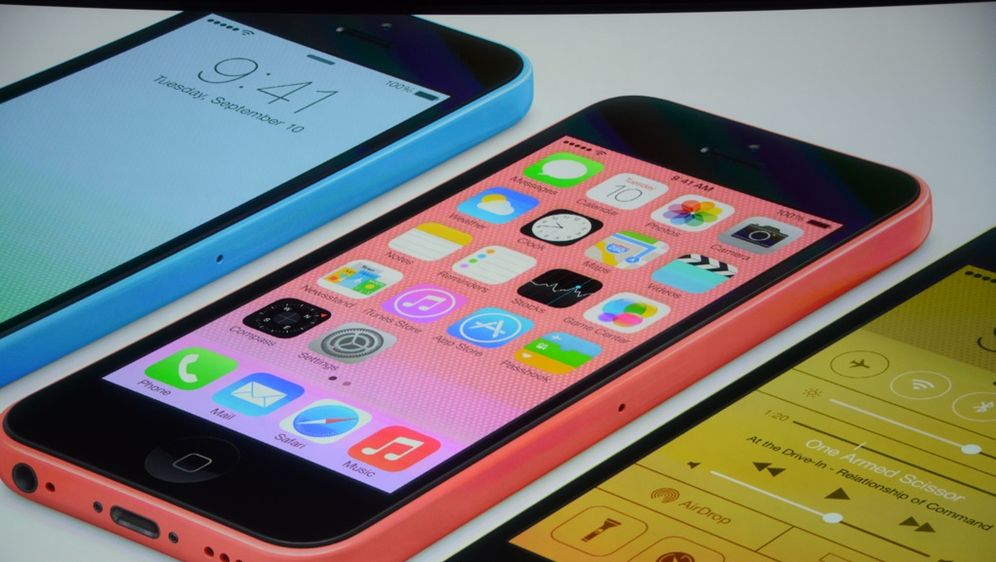 Apple konačno predstavio jeftiniju verziju iPhonea 5C
