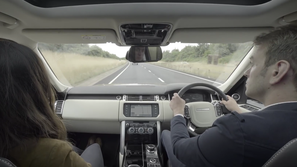 Land Rover radi na tehnologiji koja će prikolice učiniti nevidljivima