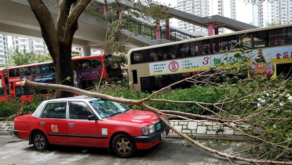 Tajfun u Kini 1 (Foto: AFP)