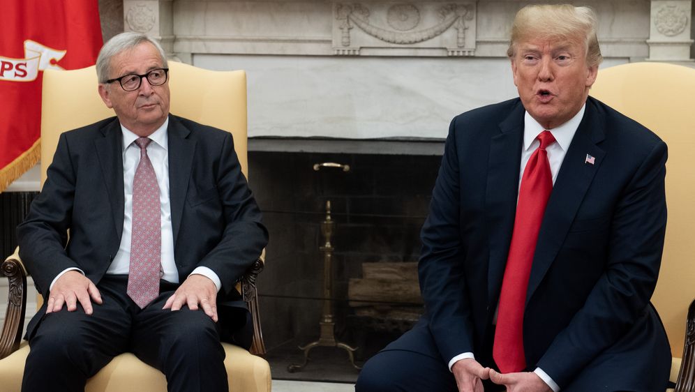 Jean-Claude Juncker i Donald Trump (Foto: AFP)