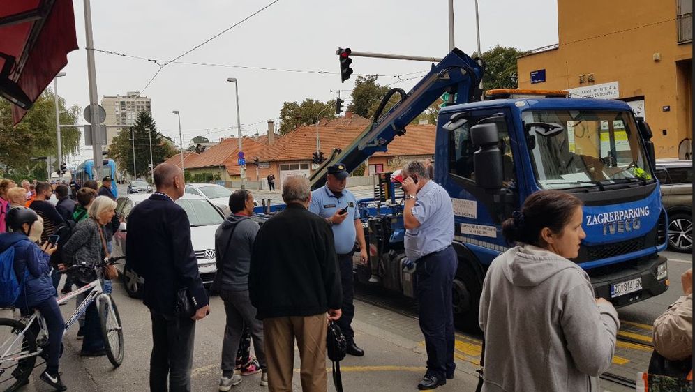 Zaustavljen promet 3 ( Foto: Čitatelj)