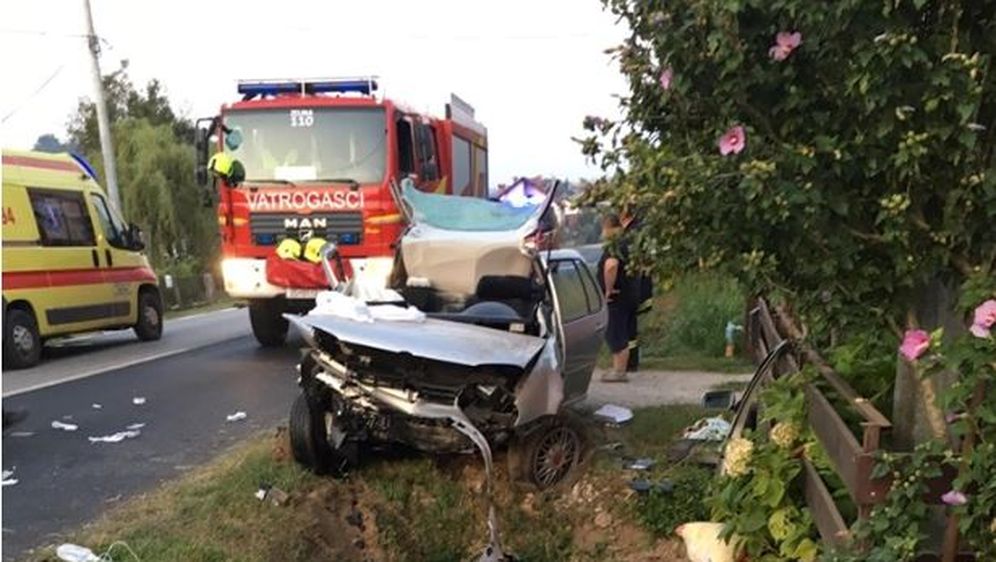 Prometna nesreća u Hrastju (Foto: DVD Sv. Ivan Zelina)