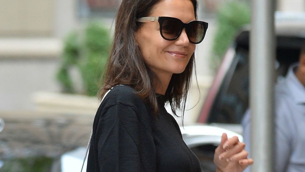 Katie Holmes prošetala je New Yorkom u jednostavnoj šik kombinaciji