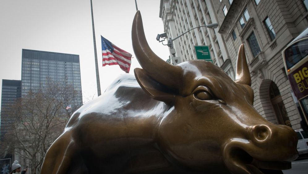 Skulptura bika na Wall Streetu (Foto: AFP)