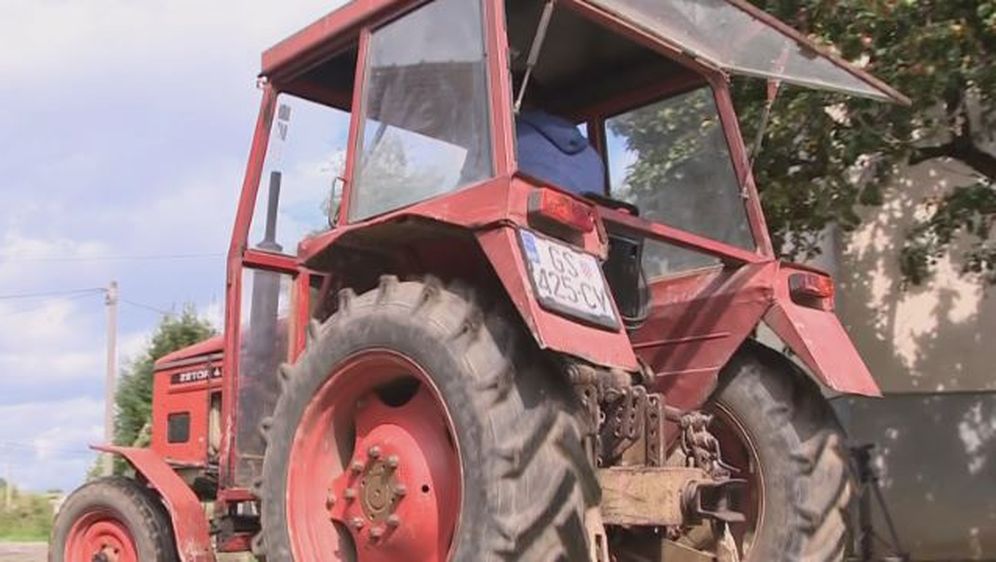 Traktor na farmi (Foto: Dnevnik.hr)