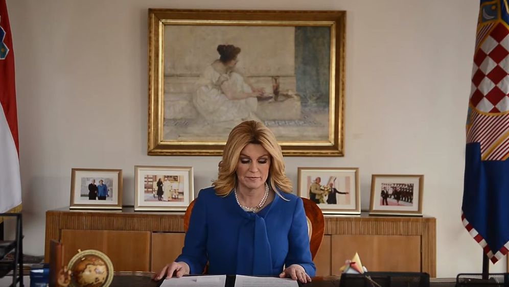 Kolinda Grabar-Kitarović čita Pipi Dugu Čarapu (Foto: Screenshot/YouTube)