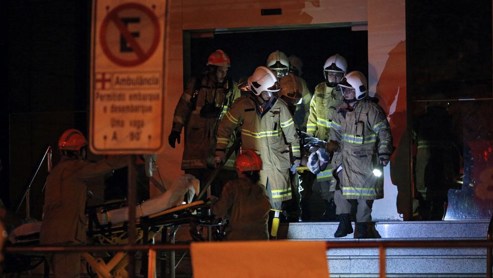 Požar u bolnici u Riju (Foto: AFP)