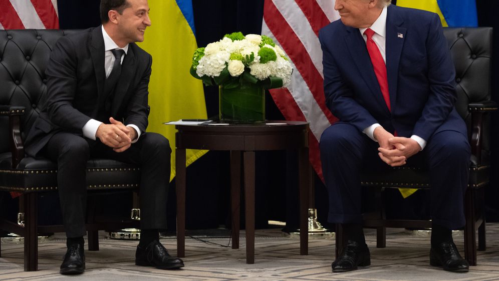 Ukrajinski predsjednik Volodimir Zelenskij i predsjednik SAD-a Donald Trump(Foto: AFP)