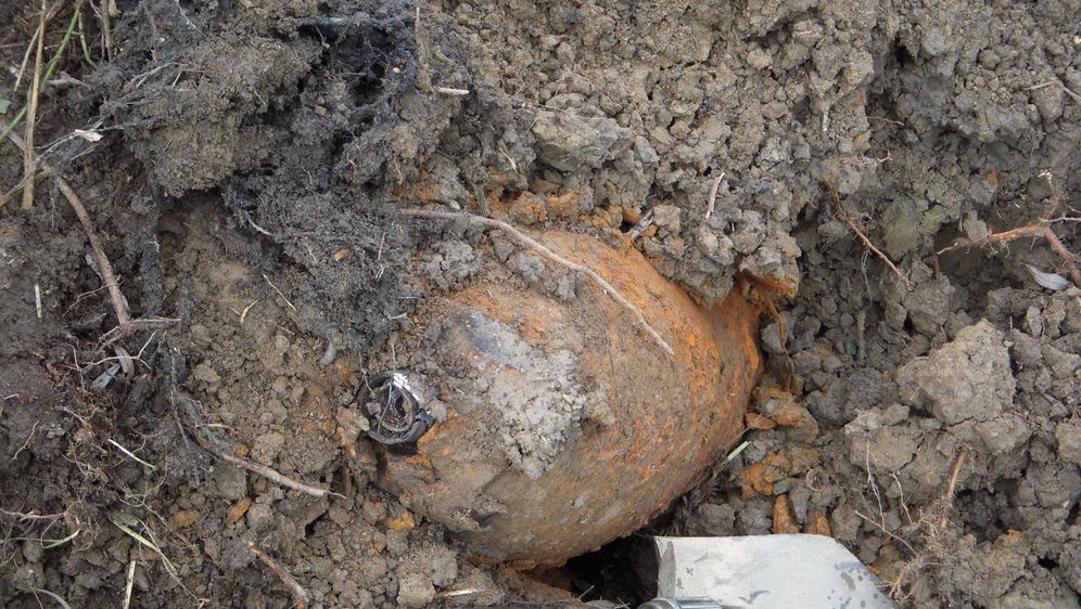 U koritu rijeke Plitvice pronađena 80 kg stara avionska bomba (Foto: PU varaždinska)