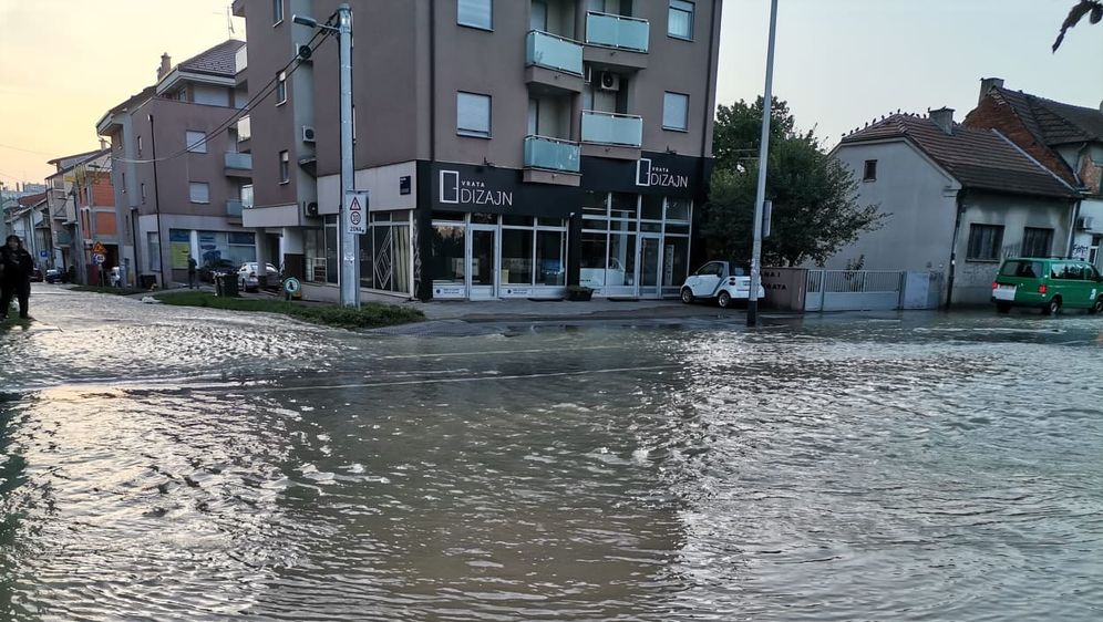 Poplavljena ulica u Zagrebu - 1
