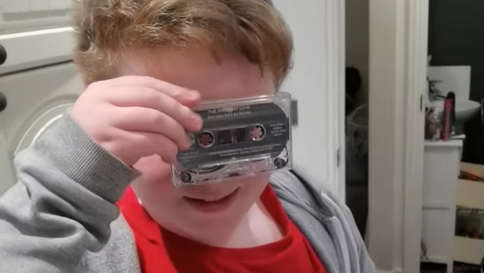 Dječak i kaseta