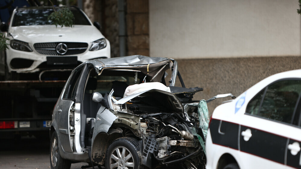 Automobili iz prometne nesreći - 1