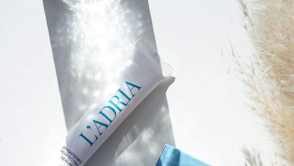 L'ADRIA Brightening perfecting serum