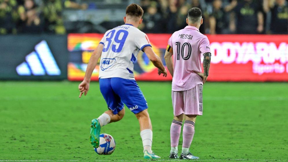 Domagoj Bukvić i Lionel Messi