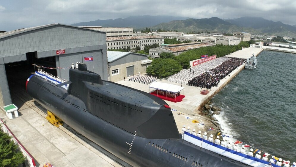 Sjeverna Koreja porinula podmornicu - 4
