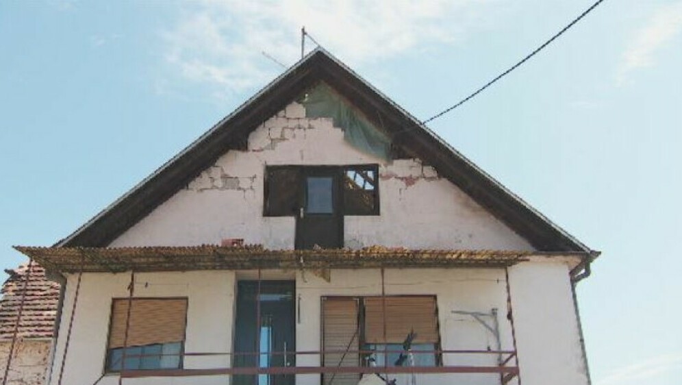 Šteta od potresa na zgradi - 1