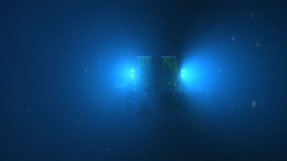 Robotska podmornica duboko u ocanu, ilustracija