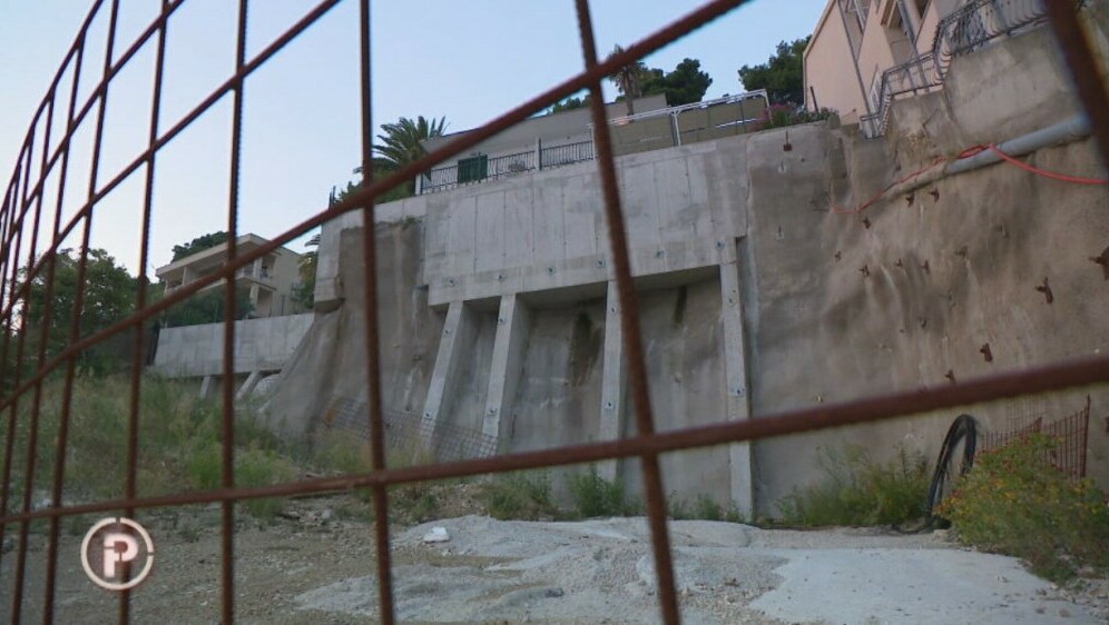 Provjereno: Građevinskim radovima uništili im kuće - 1