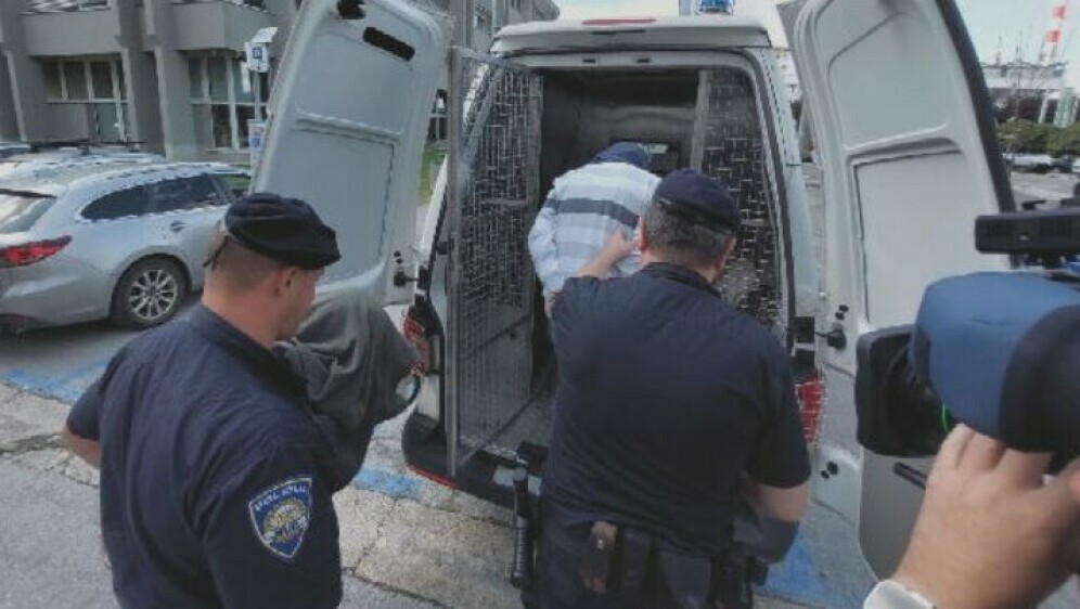 Uhićenje policajca - 2