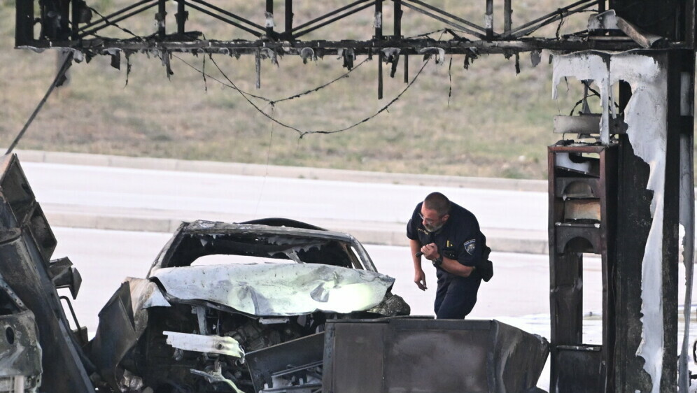 Auto udario u agregat za točenje goriva - 4