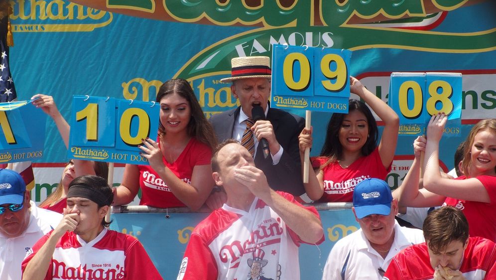 Natjecateljsko jedenje hrane Joey Chestnut i Takeru Kobayashi - 4